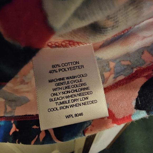 Rebecca Malone Patrioic Floral Short Sleeve Top - 2X - Picture 4 of 4